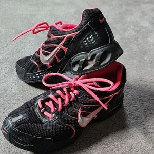 Nike Women's Black and Pink Sneakers
